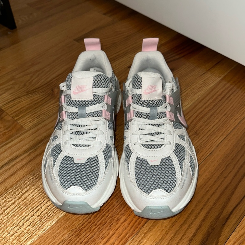 Nike V2K Run Sneaker